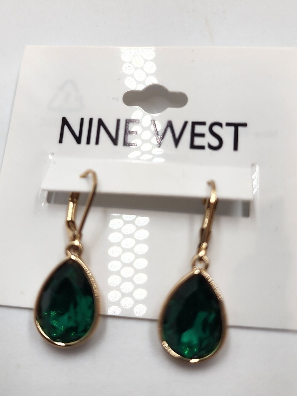 Nine West Emerald green Faceted and Gold Teardrop Earrings New Pierced